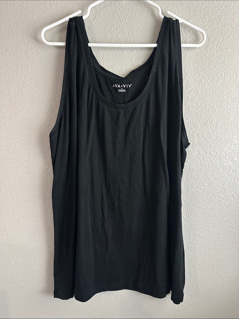 Ava & Viv Black Scoop Neck Tank Top